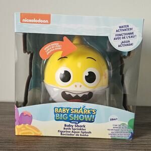 Nickelodeon Baby Shark's Big Show Baby Shark Bath Sprinkler 18 mo+  NWT
